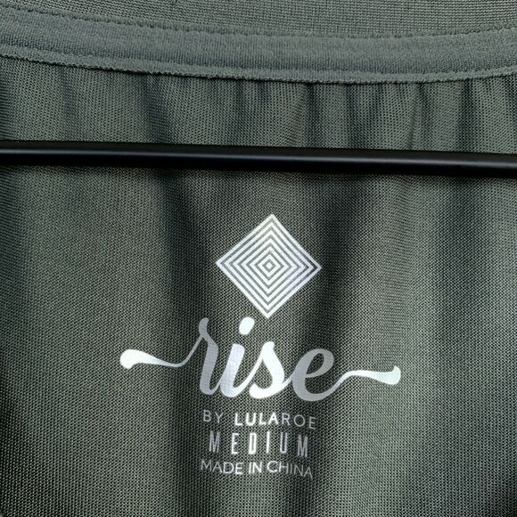 LuLaRoe Rise Brave Graphic Workout Tee Gray Activewear Casual Womens Medium - Picture 5 of 6